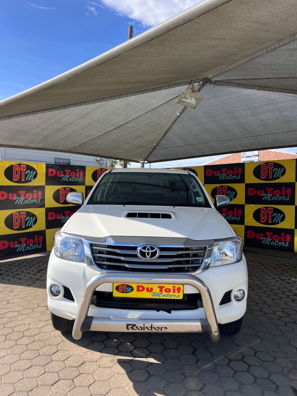 
								2014 Toyota Hilux full									