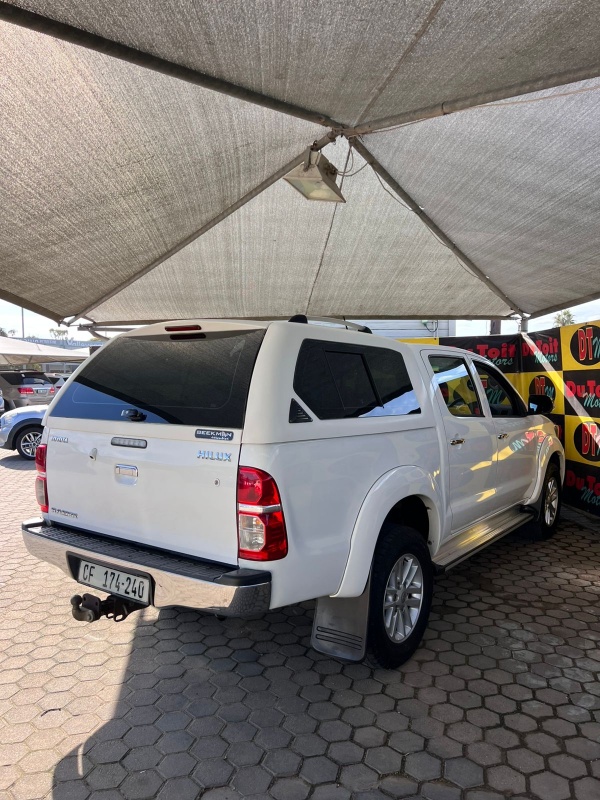 
								2014 Toyota Hilux full									