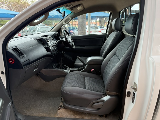
								2016 Toyota Hilux 2.5 D-4D SRX Raised Body Single-Cab full									
