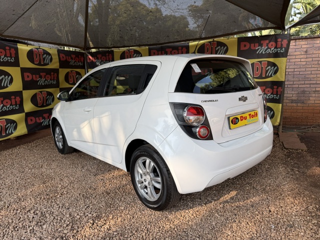 
								2014 Chevrolet Sonic 1.6 LS Hatch full									