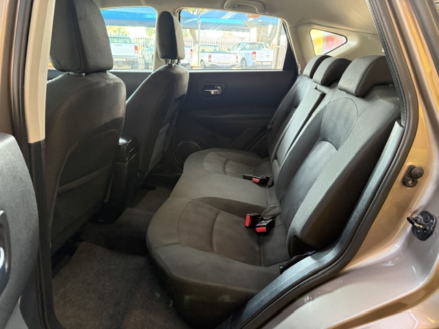 
								2012 Nissan Qashqai 2.0 Acenta full									