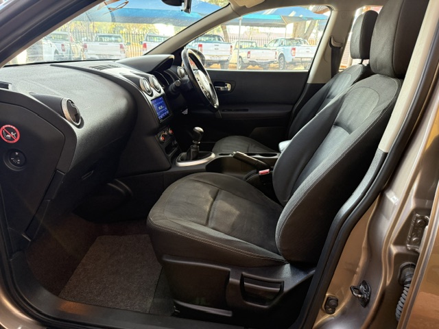 
								2012 Nissan Qashqai 2.0 Acenta full									