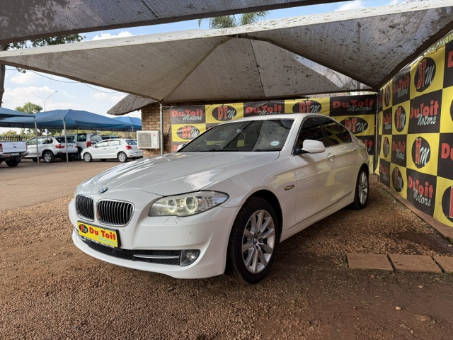 
								2012 BMW 5 Series 520i Auto full									