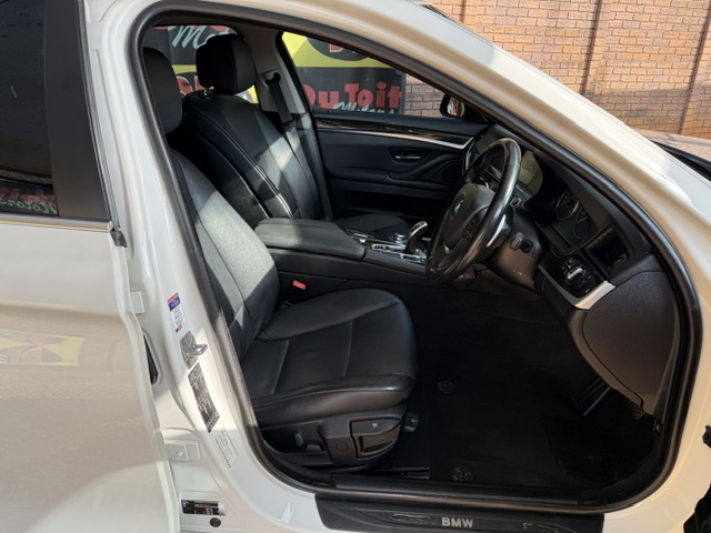 
								2012 BMW 5 Series 520i Auto full									