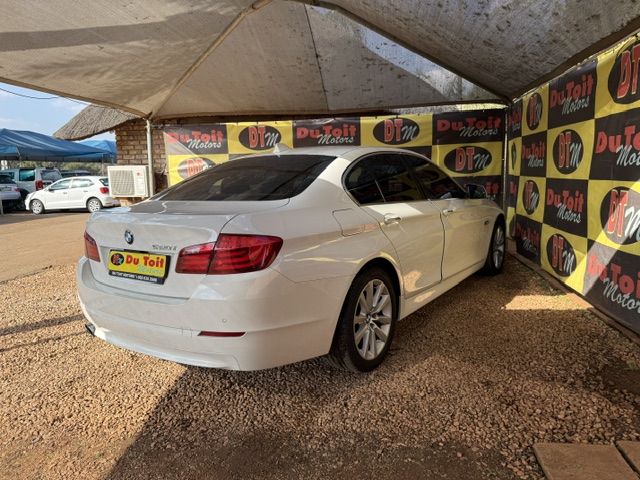 
								2012 BMW 5 Series 520i Auto full									