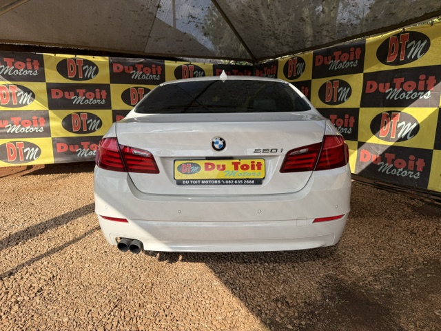 
								2012 BMW 5 Series 520i Auto full									