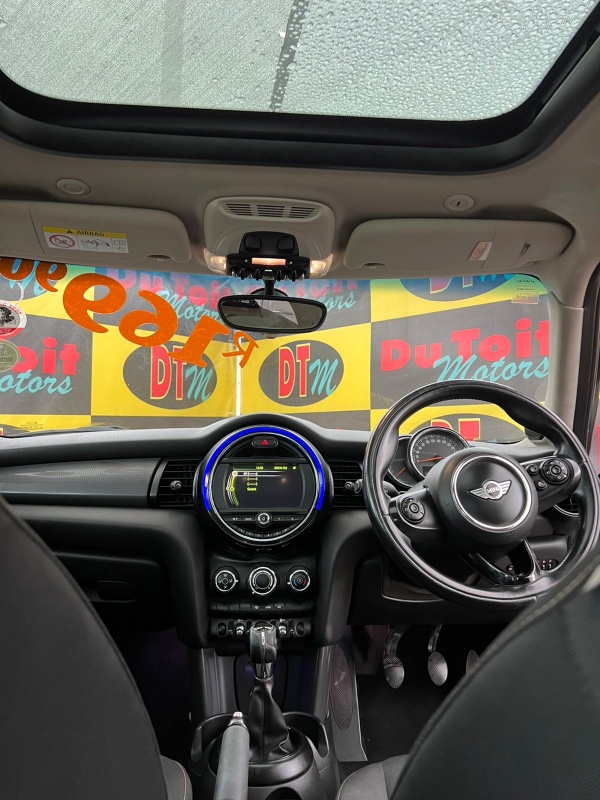 
								2015 MINI COOPER XS25 full									