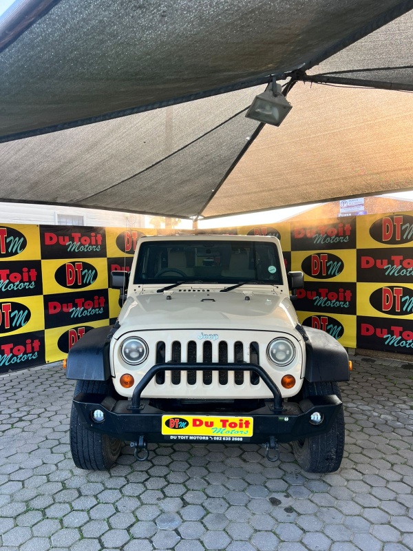 
								2011 JEEP WRANGLER 3.8V6 full									