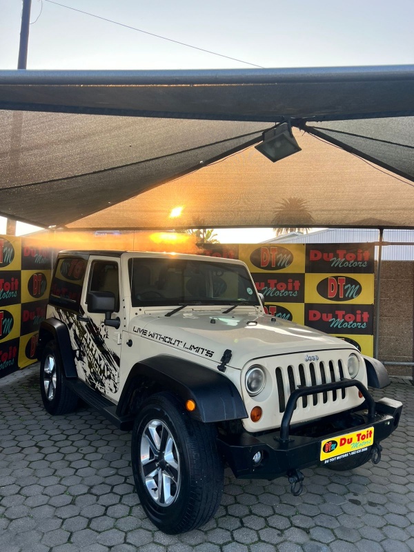 
								2011 JEEP WRANGLER 3.8V6 full									