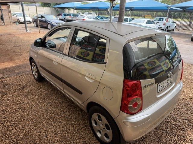 
								2009 Kia Picanto 1.1L full									