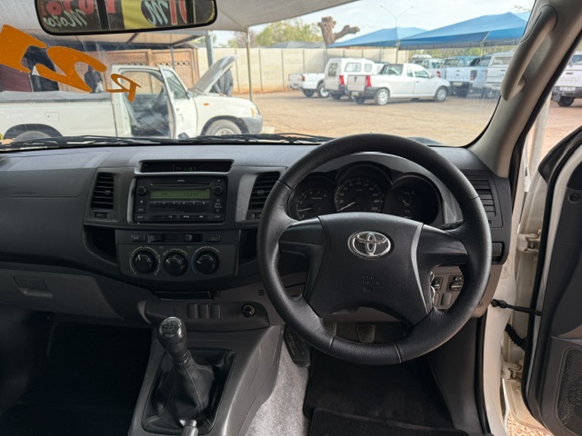 
								2012 Toyota Hilux 2.5 D-4D SRX Raised Body Single-Cab full									