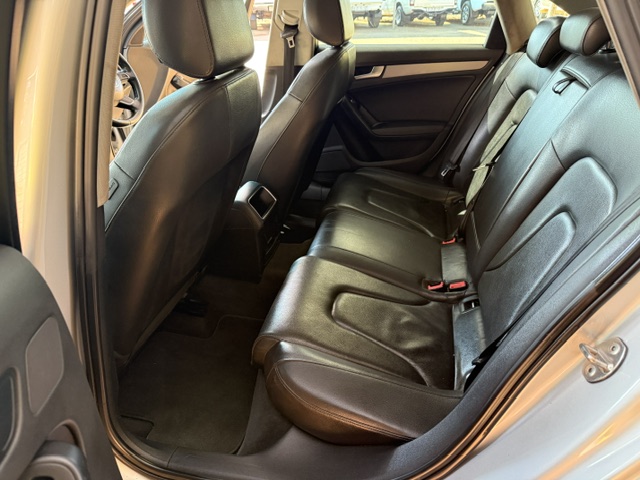 
								2013 Audi A4 1.8 T SE full									