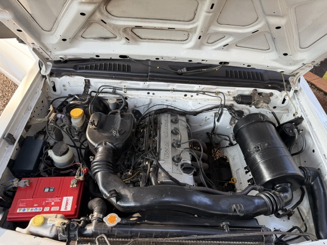
								2011 Nissan NP300 Hardbody 2.0 S full									