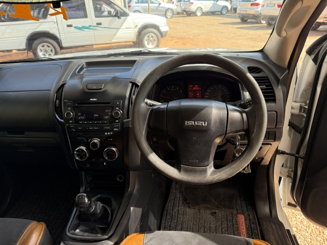 
								2016 Isuzu KB 250 D-Teq HO LE Single-Cab full									