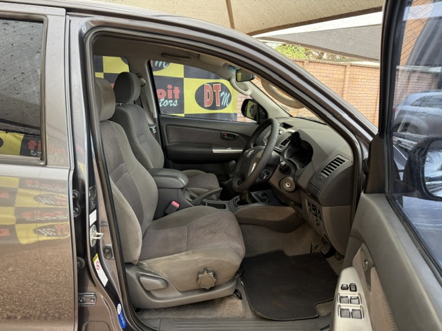 
								2012 Toyota Hilux 3.0 D-4D Raider Raised Body Double-Cab full									