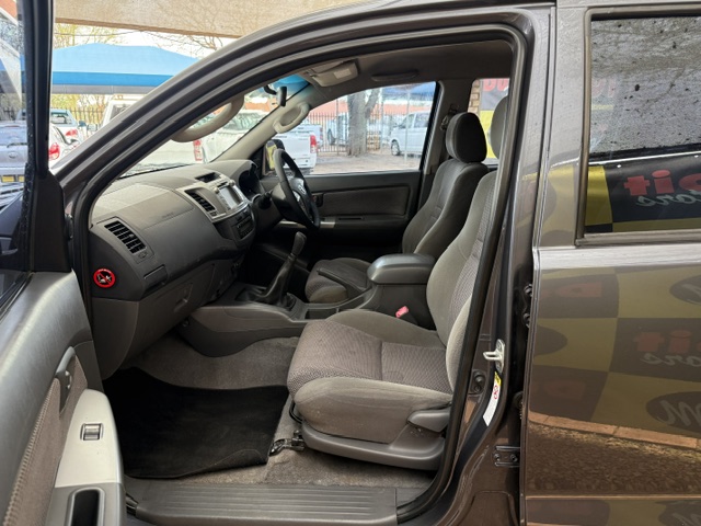
								2012 Toyota Hilux 3.0 D-4D Raider Raised Body Double-Cab full									