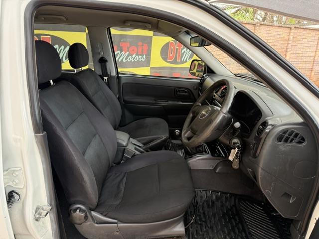 
								2010 Isuzu KB 250 full									