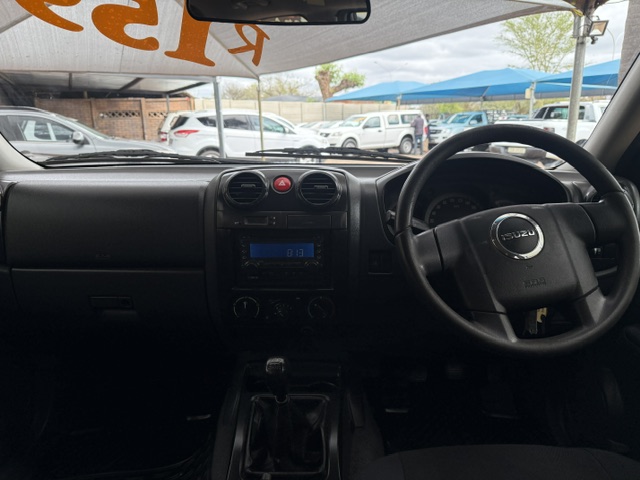 
								2010 Isuzu KB 250 full									