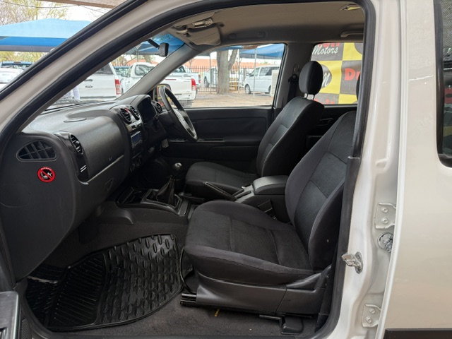 
								2010 Isuzu KB 250 full									